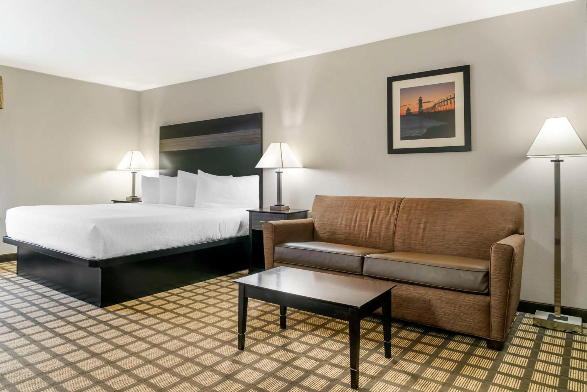 Best Western Beacon Inn Гранд-Хейвен Экстерьер фото