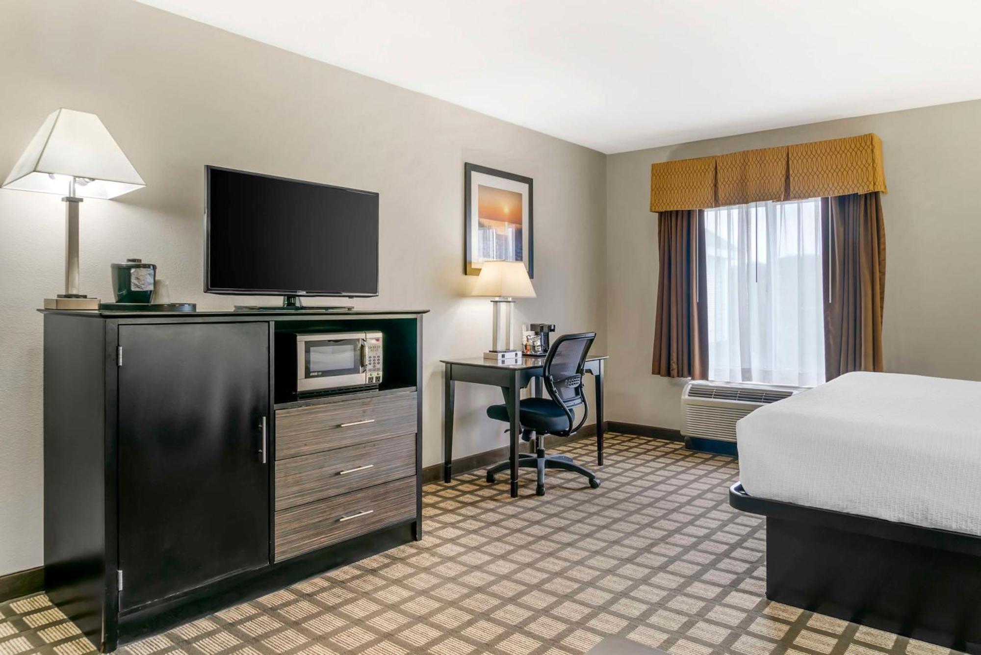 Best Western Beacon Inn Гранд-Хейвен Экстерьер фото